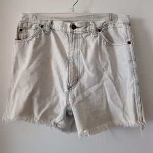 DONATING FRIDAY Cutoff Shorts